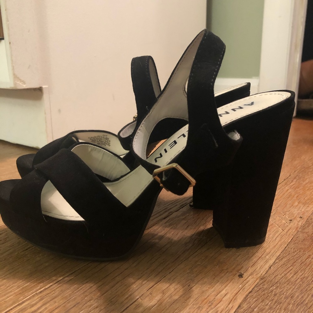 Size 8 Anne Klein platform heels